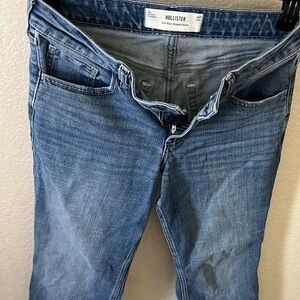 Hollister Women's Light Blue Cropped Jeans